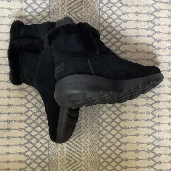 Skechers Black Booties 9 - Picture 2 of 7